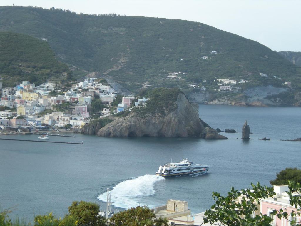 Pina * Ponza