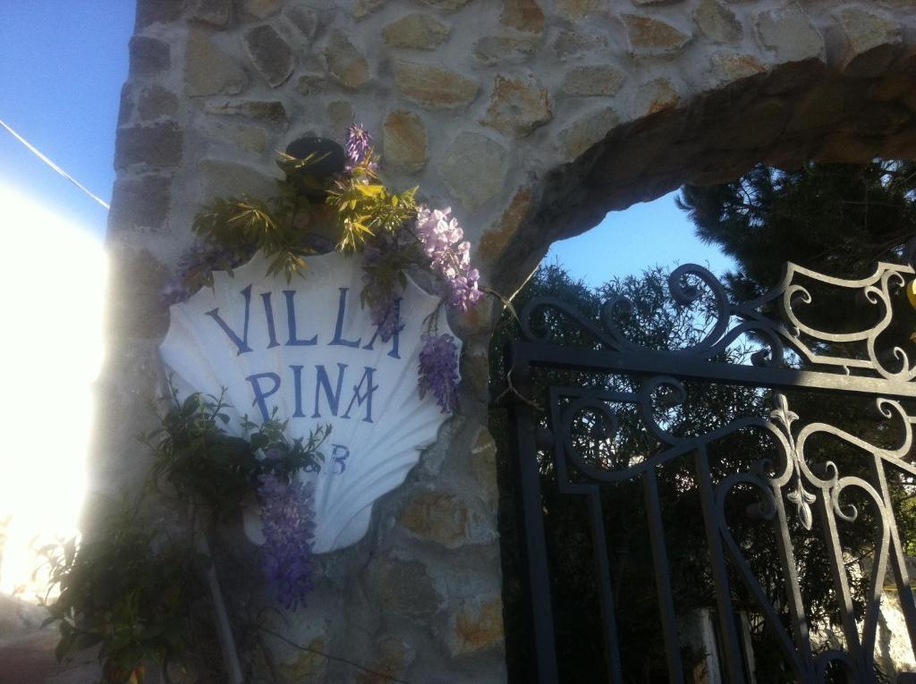Pina Bed & Breakfast